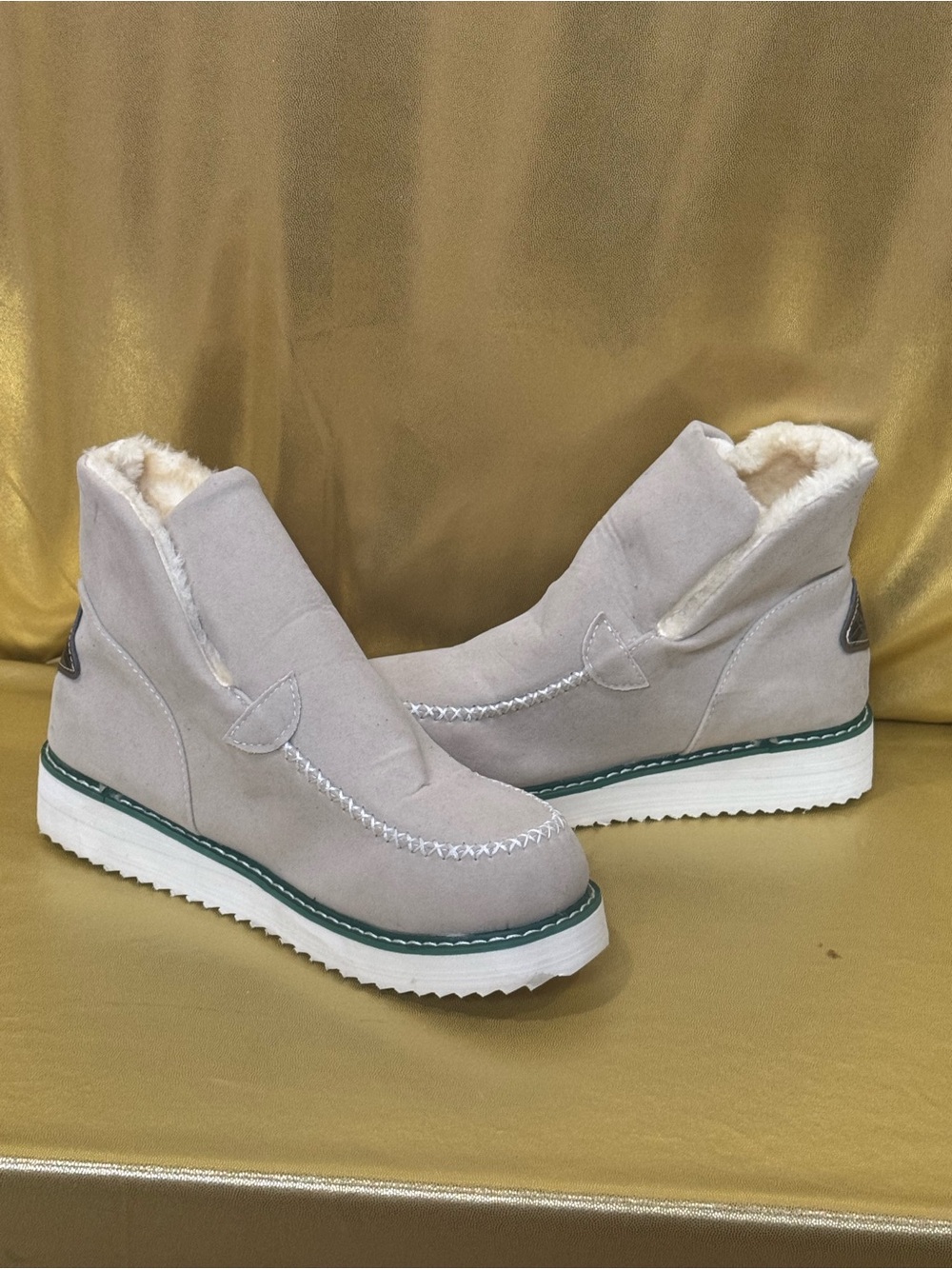 AVSTFS Sport Faux Fur Lined Suede Ankle Snow Boots – Size 7